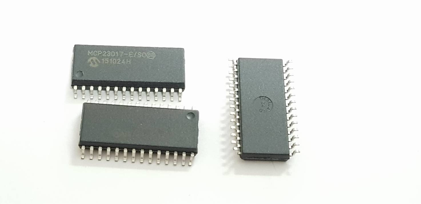 MCP23017-E/SO : 16-Bit I/O Expander with 12C