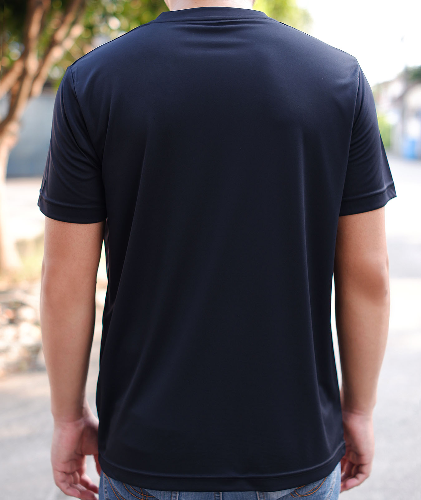 เสื้อคอวี