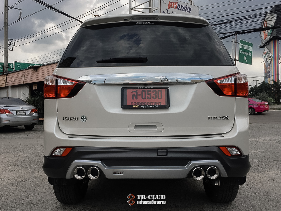 ชุดแต่งสเกิร์ตรอบคัน FREEFORM FM MU-X 2012-2016