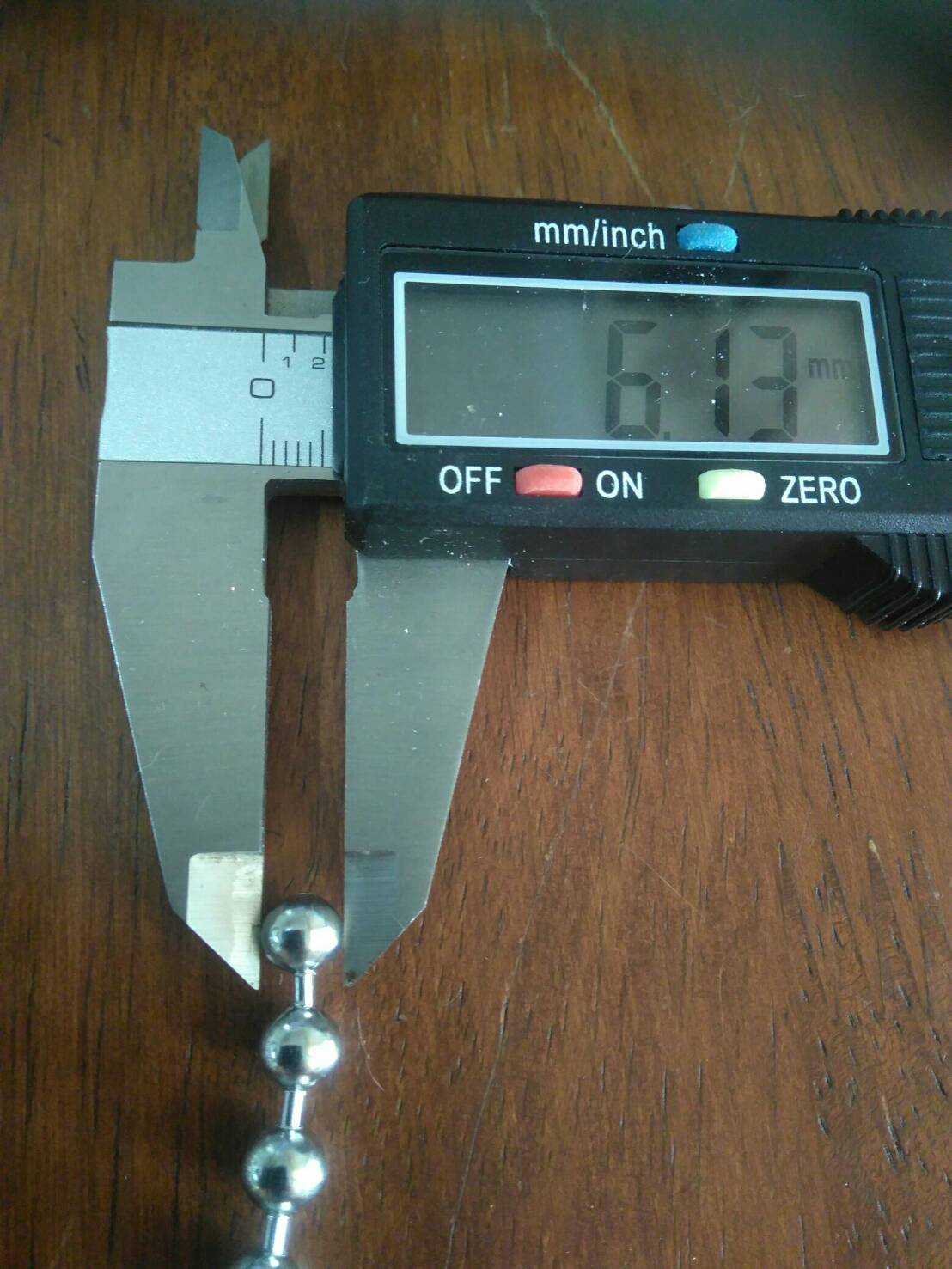 โซ่ไข่ปลาสแตนเลส ชุบและเชื่อมด้วยระบบไฟฟ้า (electroplate) เม็ดขนาด 6 มม.