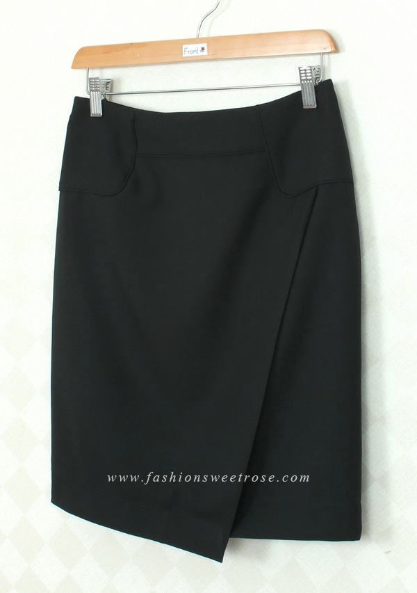 กระโปรงแฟชั่น&ทำงาน กระโปรงทรงสอบ ผ้าสลาฟญี่ปุ่นสีดำ ด้านหน้ากระโปรงดีไซน์ตัดต่อเรียบหรู / SK-353