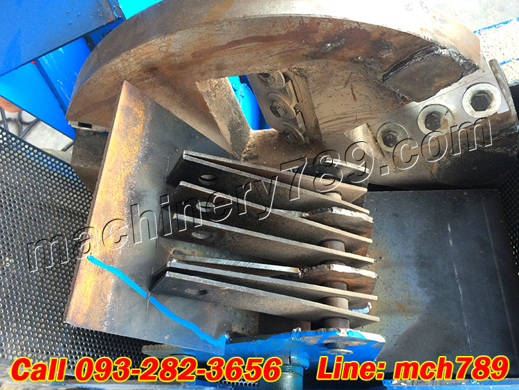 เครื่องบดไม้ขนาดกลาง รุ่นZUMO 5 ระบบ8ใบมีด กำลังผลิต3-4ตัน/ชม. เครื่องทำขี้เลื่อย เครื่องบดขี้เลื่อย เครื่องบดกิ่งไม้ เครื่องบดย่อยกิ่งไม้ Disc-Type Wood Crusher / Sawdust Crusher / Wood Powder Machine