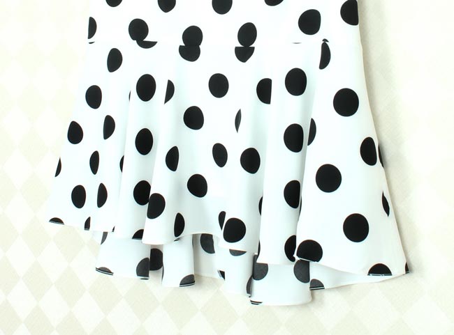 SK-288 กระโปรงแฟชั่น&ทำงาน ทรงย้วย ผ้าไหมอิตาลีพิมพ์ลาย Polka Dot วงกลมดำ พื้นขาว