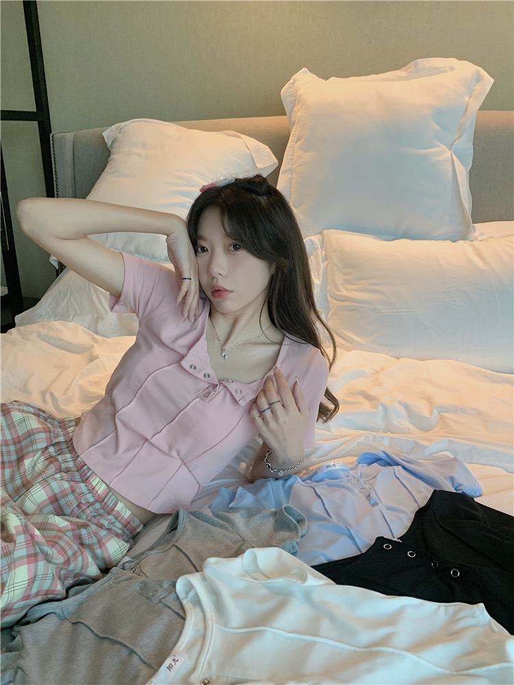 Kumi button tee เสื้อครอปกระดุมหน้า