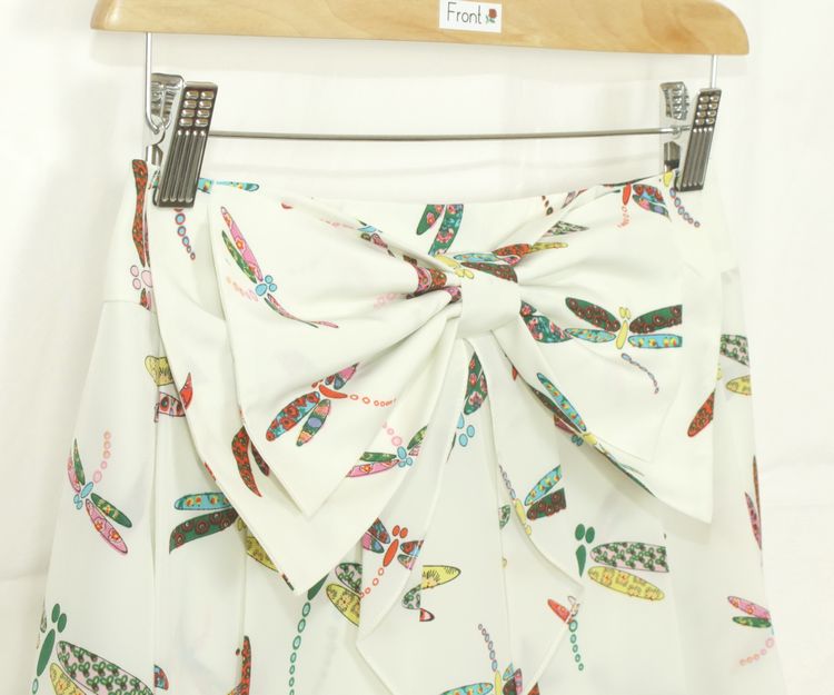 SK-164 กระโปรงแฟชั่น&ทำงาน ผ้าหางกระรอกพิมพ์ลายแมลงปอพื้นขาว มีโบว์ซ้อนกัน 2 ชั้น