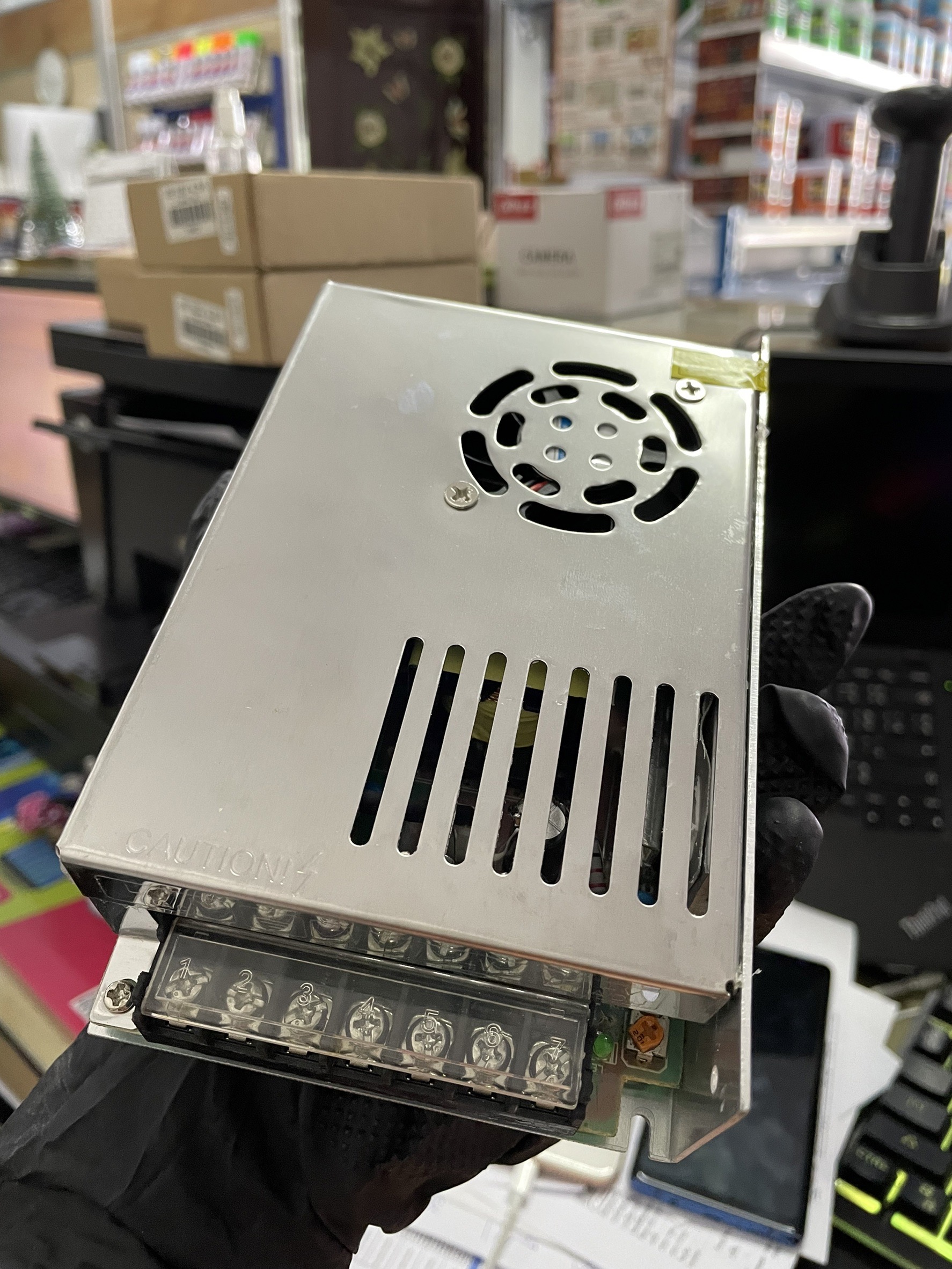 ตู้จ่ายไฟ 12 V DC 18 Output Switch Mode CCTV Power Supply
