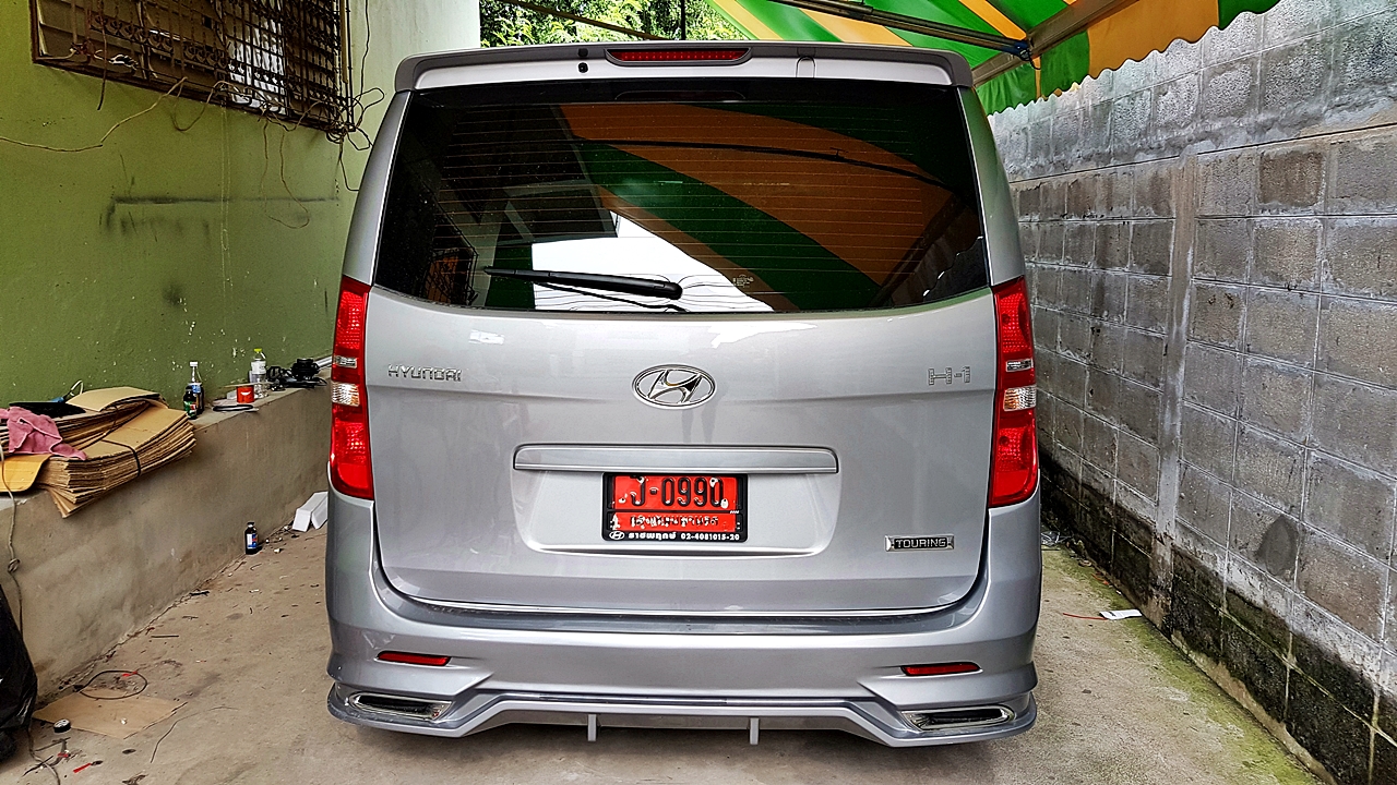 HYUNDAI H-1 TOURING 2016 [ เครื่องเสียง Pioneer + เบาะ + ชุดแต่งรอบคัน + push start + สปอยเลอร์ + ประตูไฟฟ้า ] {ง0990}