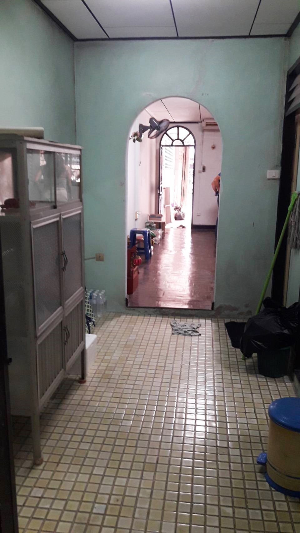 🏡 ขายทาวน์เฮ้าส์ 2 ชั้น หมู่บ้านเสนาวิลล่า 84 แฮปปี้แลนด์ สาย 1 แยก 3 📍 ทำเลดี ติดถนนเมน ใกล้เดอะมอลล์บางกะปิ & MRT บางกะปิ - 00058