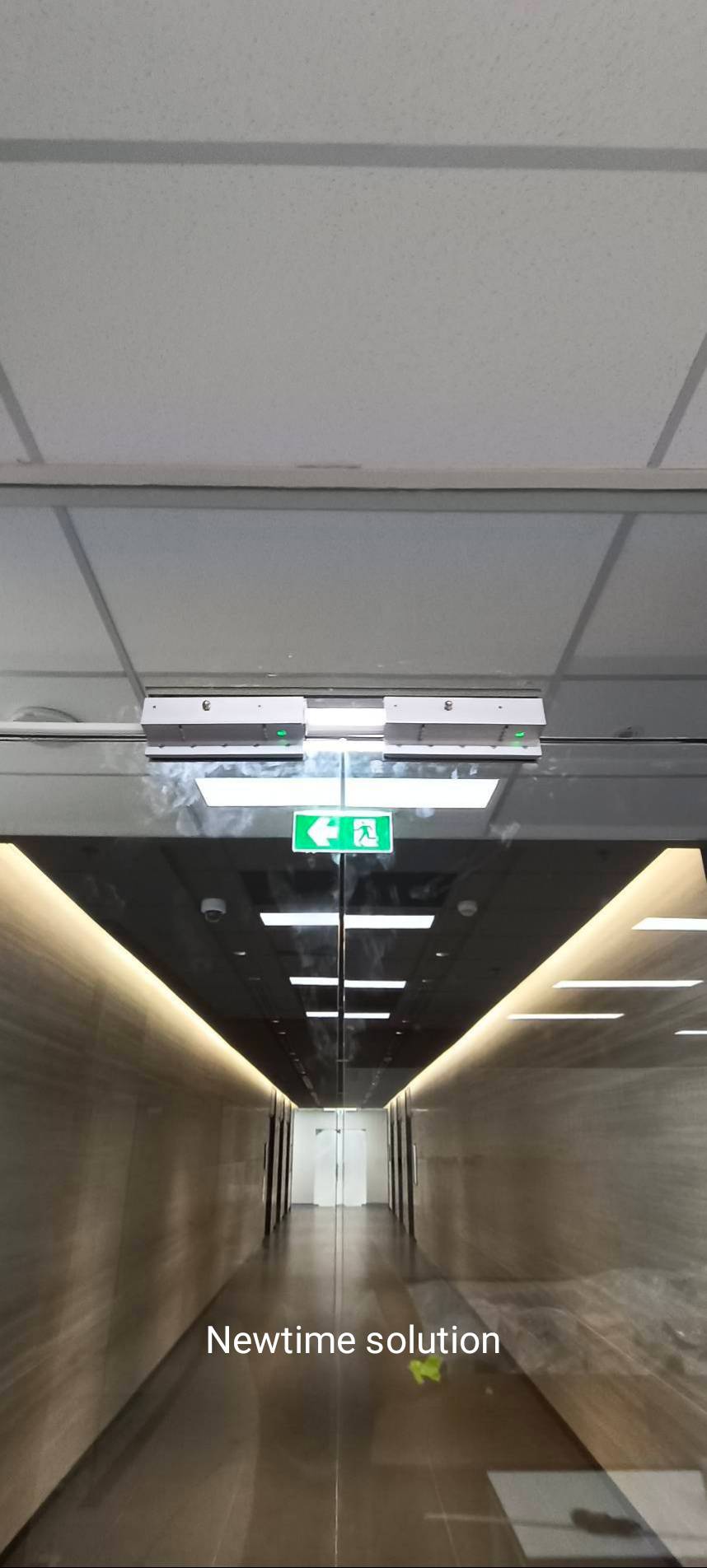 เครื่องทาบบัตรคีย์การ์ด ZKTeco SC105