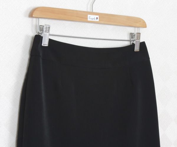 SK-273 กระโปรงแฟชั่น&ทำงาน ทรงสอบ ผ้าวาเลนติโน่สีดำ ด้านหลังจับจีบระบายซ้อนกัน