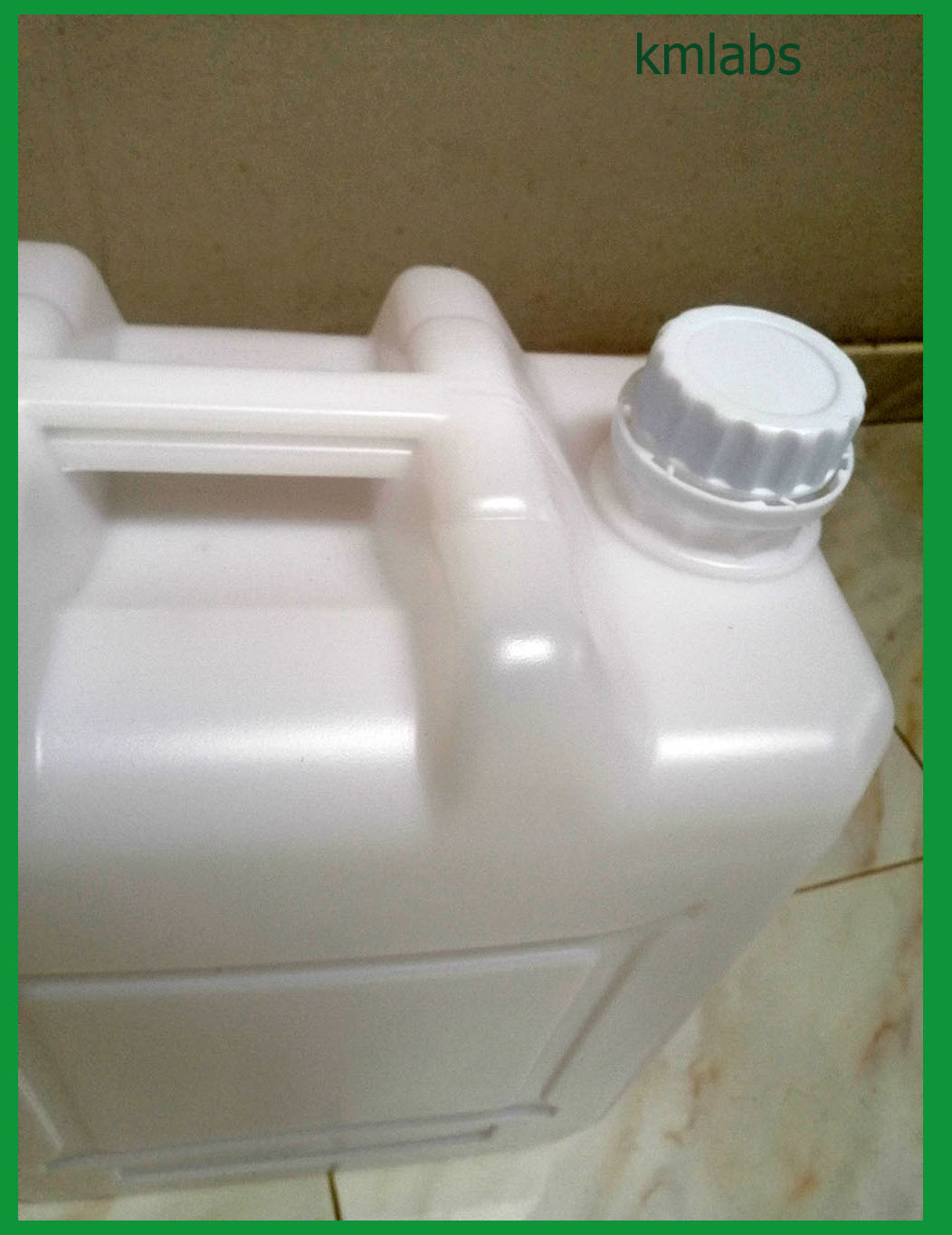 ถังพลาสติกสีขาวขนาด 20 ลิตร ฝาสีขาว