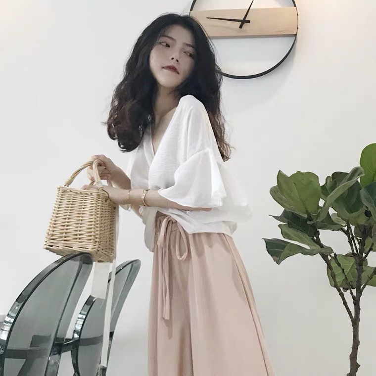 Linen crop เสื้อครอปม้วนหน้า แขนค้างคาว
