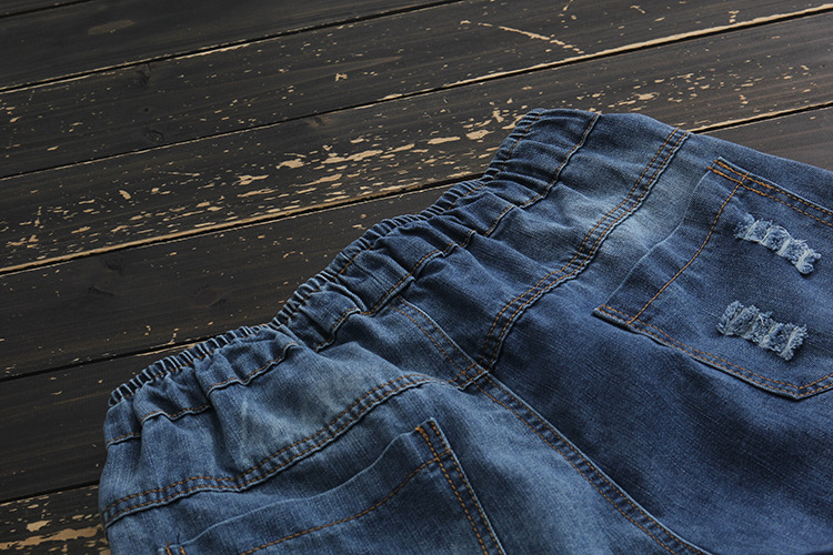 JPNT-009 กางเกงยีนส์ขายาว 5 ส่วน ปักลายการ์ตูน เอวยางยืด เนื้อผ้านิ่มไม่หนา