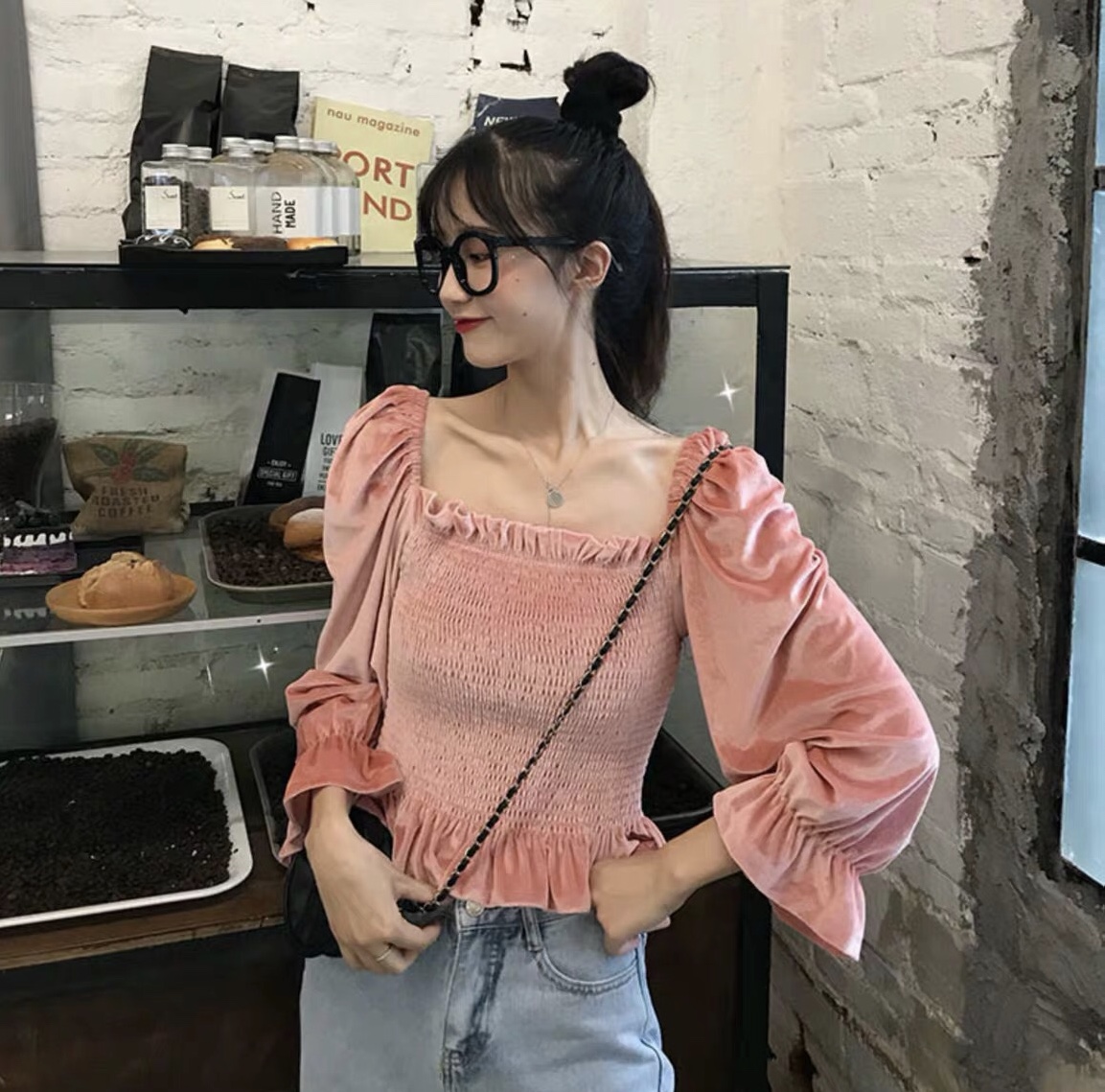 Velvet blouse เสื้อเบาส์กำมะหยี่