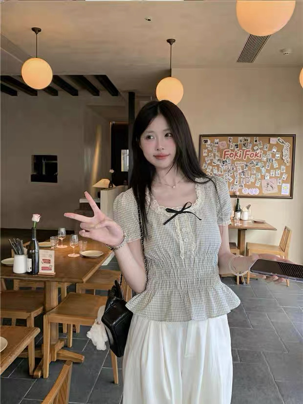 Chunya smock top เสื้อครอปสม็อคเอวแขนสั้น