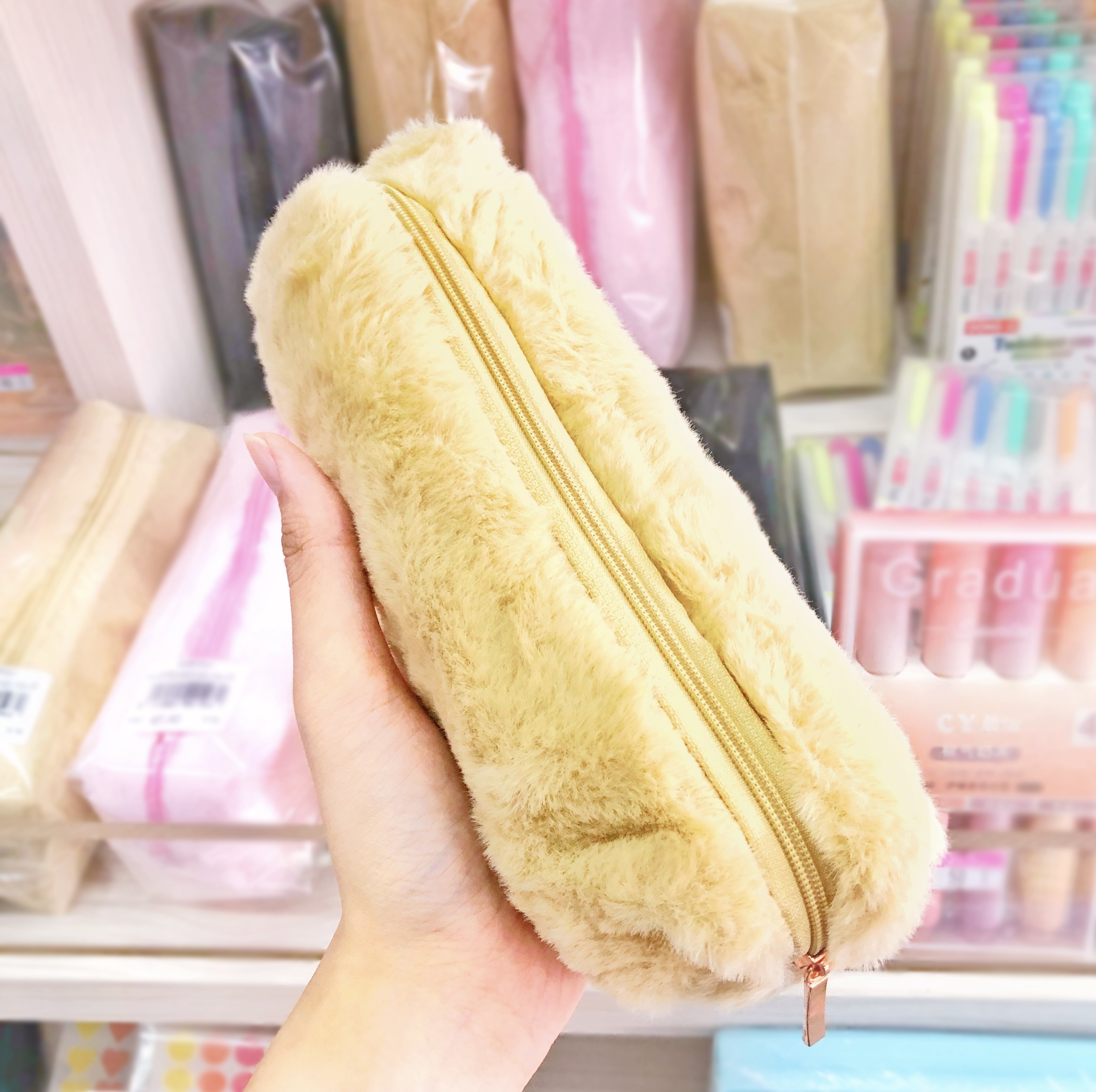 กระเป๋าดินสอ ขนนุ่มฟู กระเป๋าดินสอน่ารัก สีพื้น รุ่น H350 LUCK BOBO