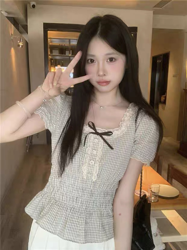 Chunya smock top เสื้อครอปสม็อคเอวแขนสั้น