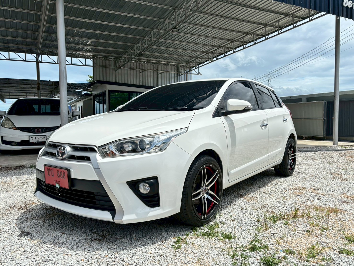 YARIS 2017