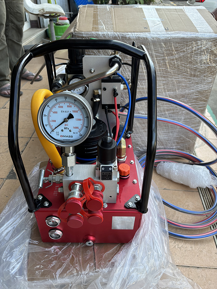 (Air Pump)ปั๊มไฮดรอลิคไฟฟ้าใช้งานกับประแจทอร์ค ขนาด700bar-10000psi(Hydraulic Torque)