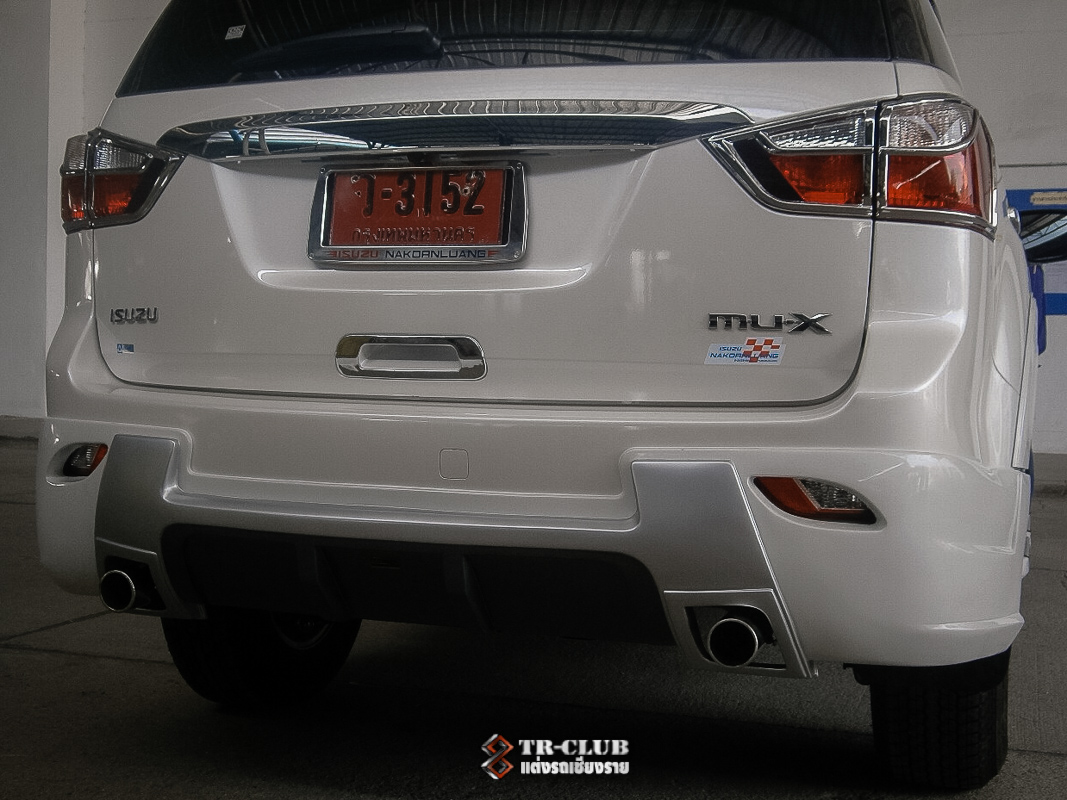 ชุดแต่งสเกิร์ตรอบคัน LUMIX MU-X 2012-2016