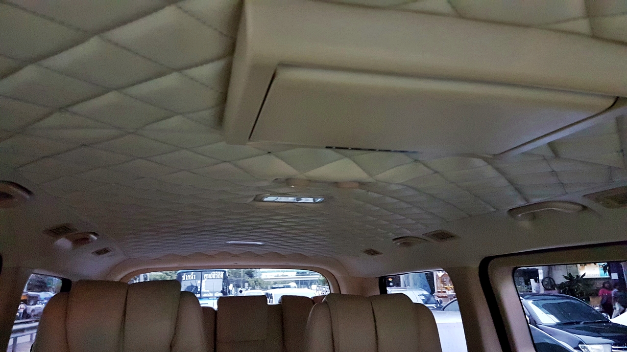 HYUNDAI H-1 DELUXE รถเกาหลี [ เบาะ + คอนโซล + กุหลังคา + พรม ] - ษ 2644