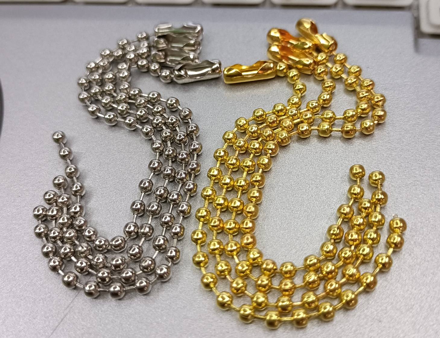 โซ่ไข่ปลา เหล็ก สีเงิน สีทอง ขนาด 2.4มม. พร้อมตัวล็อค แพ็ค 10 เส้น เลือกความยาว