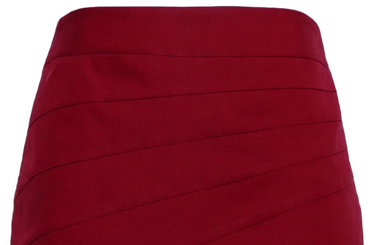 SK-085 กระโปรงทรงสอบ ผ้าคอตต้อนญี่ปุ่นผสมสเปนเดกสีแดงเลือดหมู ด้านหน้าเย็บแบบตัดต่อผ้า