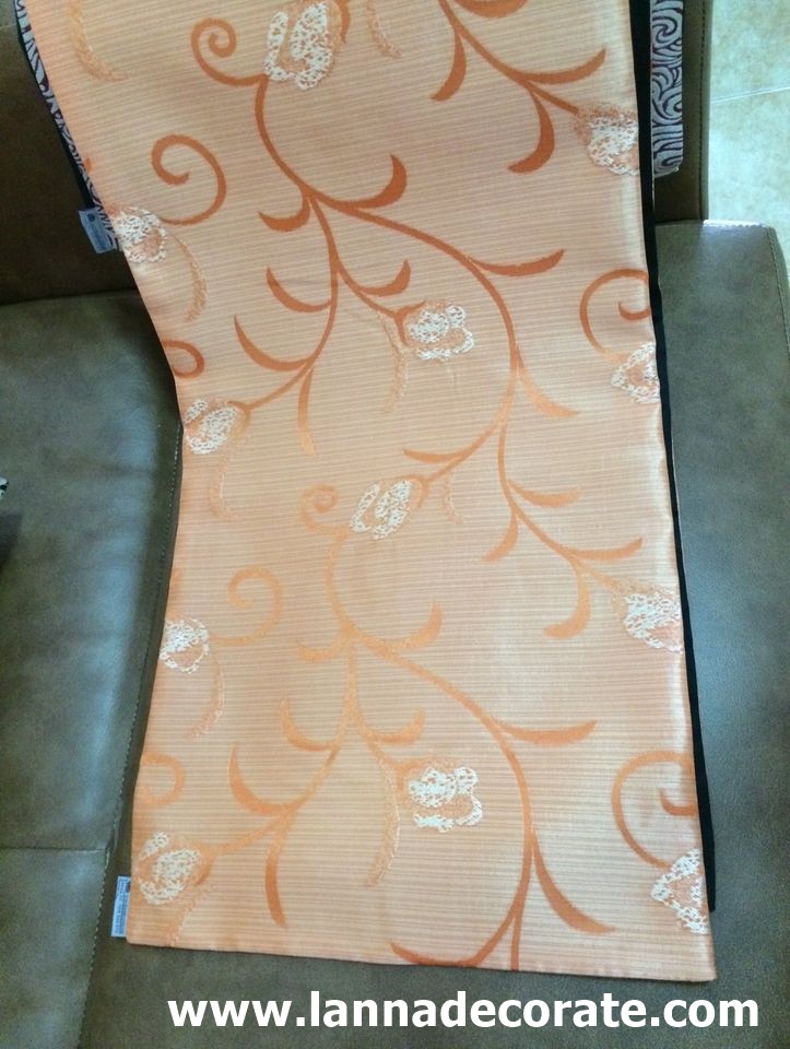 ผ้าคาดเตียงลายดอกสีส้ม ขนาด 35*250 ซม.