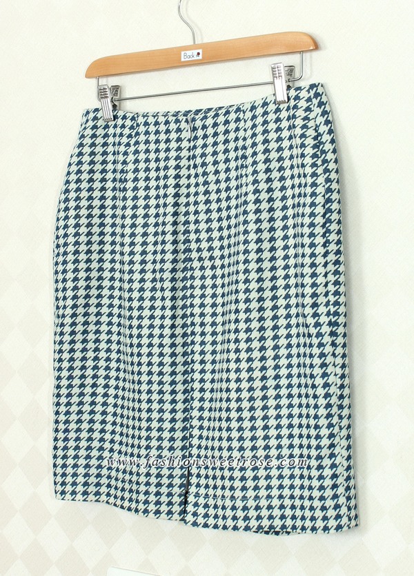 SK-371 กระโปรงทรงสอบ ผ้าญี่ปุ่นลายชิโนริ ด้านหน้ากระโปรงจับจีบทวิช ดีไซน์เรียบหรู