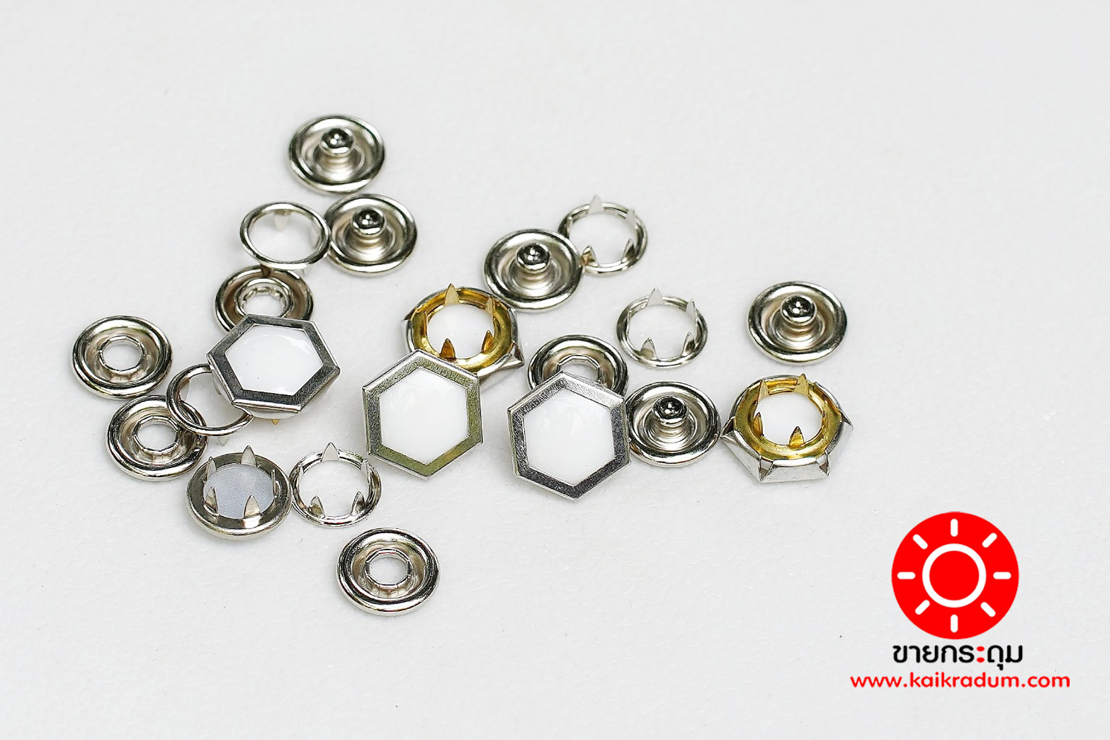 กระดุมแป๊ก มุกหกเหลี่ยม ขนาดกระดุม 12 มิลลิเมตร เนื้อทองเหลืองแท้ ไม่เป็นสนิม สีขาว 10 ชุด (40ชิ้น)