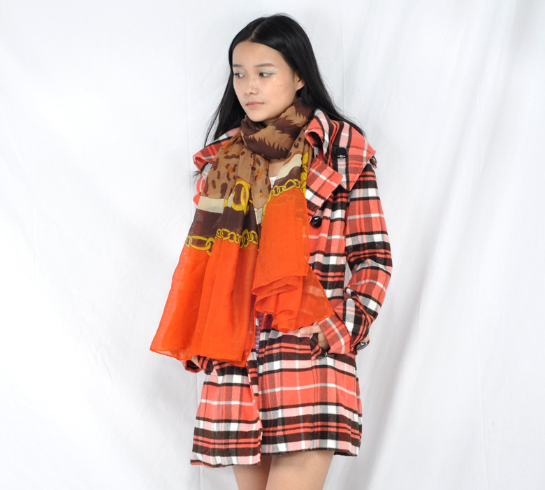 ผ้าพันคอ/คลุมไหล่ Polyester พิมพ์ลาย ขนาด 180cmx110cm(70-7/8"x43-1/4") 1 ชิ้น