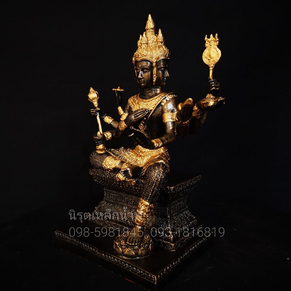 พระพรหมเนื้อมวลสารแร่เหล็กน้ำพี้