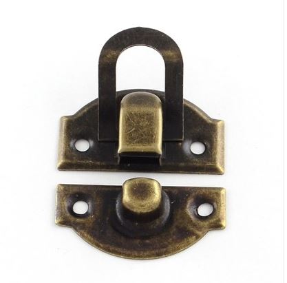 ตัวล็อคกล่องไม้ สีสัมฤทธิ์ ขนาด 29x27x6mm, Hole: 2.5mm จำนวน 500 เซต พรีออเดอร์