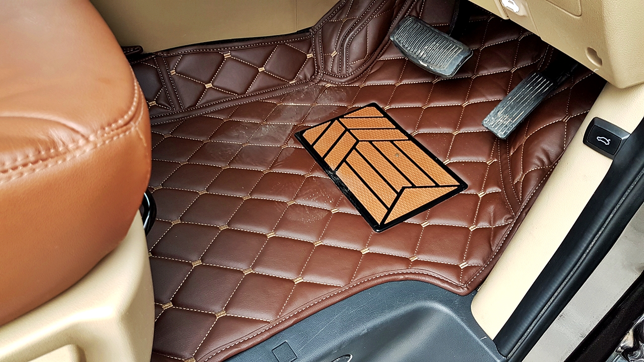 HYUNDAI H-1 DELUXE รถคุณดุล คันที่ 2 [ เบาะ + คอนโซล + ช่วงล่าง + แดมป์ + กุหลังคา + พรม + ล้อ + ประตูท้ายไฟฟ้า ] - นข 1515