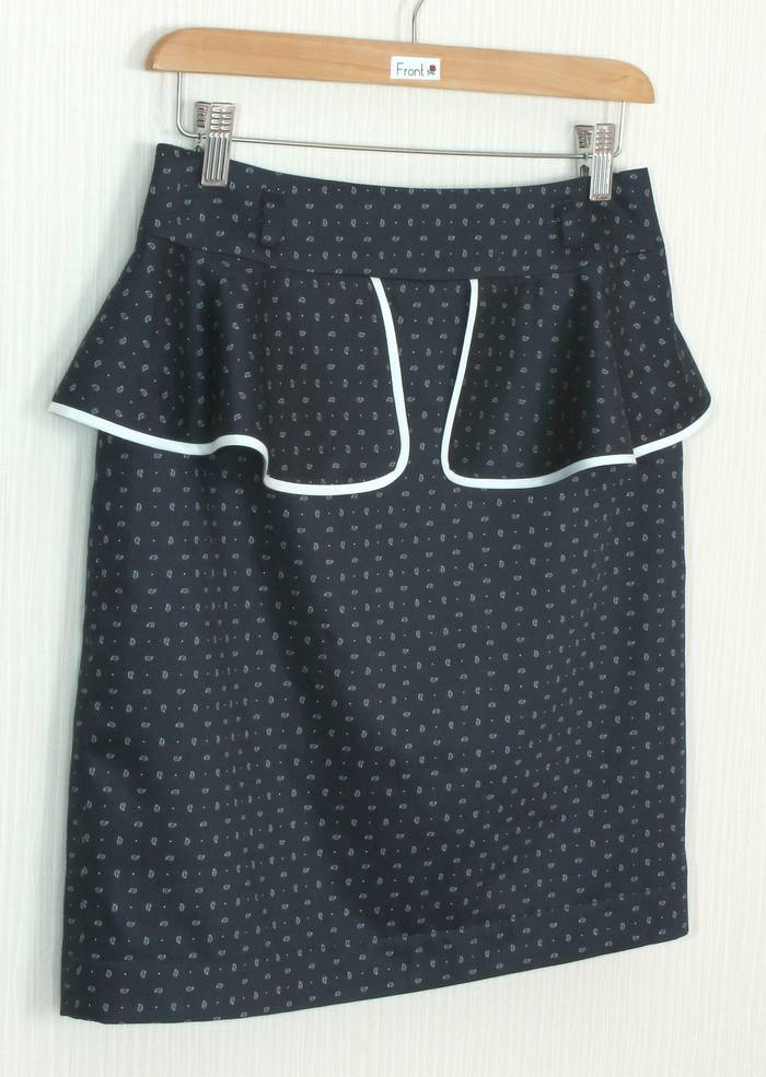 SK-244 กระโปรงแฟชั่น&ทำงาน ทรงสอบแต่งระบาย ผ้าคอตตอนญี่ปุ่นพื้นน้ำเงินเข้มพิมพ์ลายลูกน้ำเล็กๆ