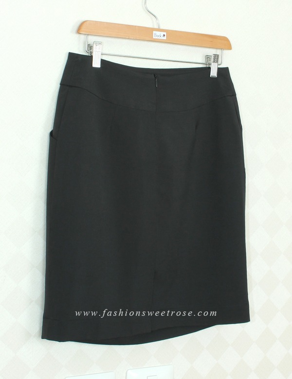 SK-361 กระโปรงแฟชั่น-ทำงาน ทรงสอบ ผ้าไหมอิตาลีสีดำ ด้านหน้ากระโปรงดีไซน์สวยเก๋ มีกระเป๋าข้าง
