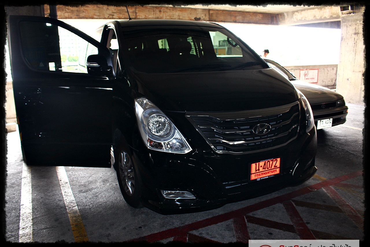HYUNDAI H-1 DELUXE [ประตูสไลด์ไฟฟ้า 2 ข้าง + usb 2 จุด] {น-4072}