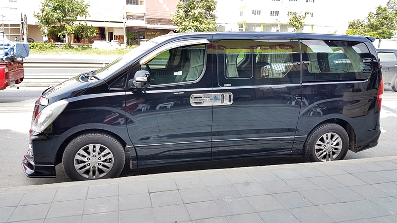 HYUNDAI H-1 DELUXE [ คอนโซลเพดาน + ประตูไฟฟ้า + เบาะ + ชุดแต่ง + ช่วงล่าง ] - ฮพ7222