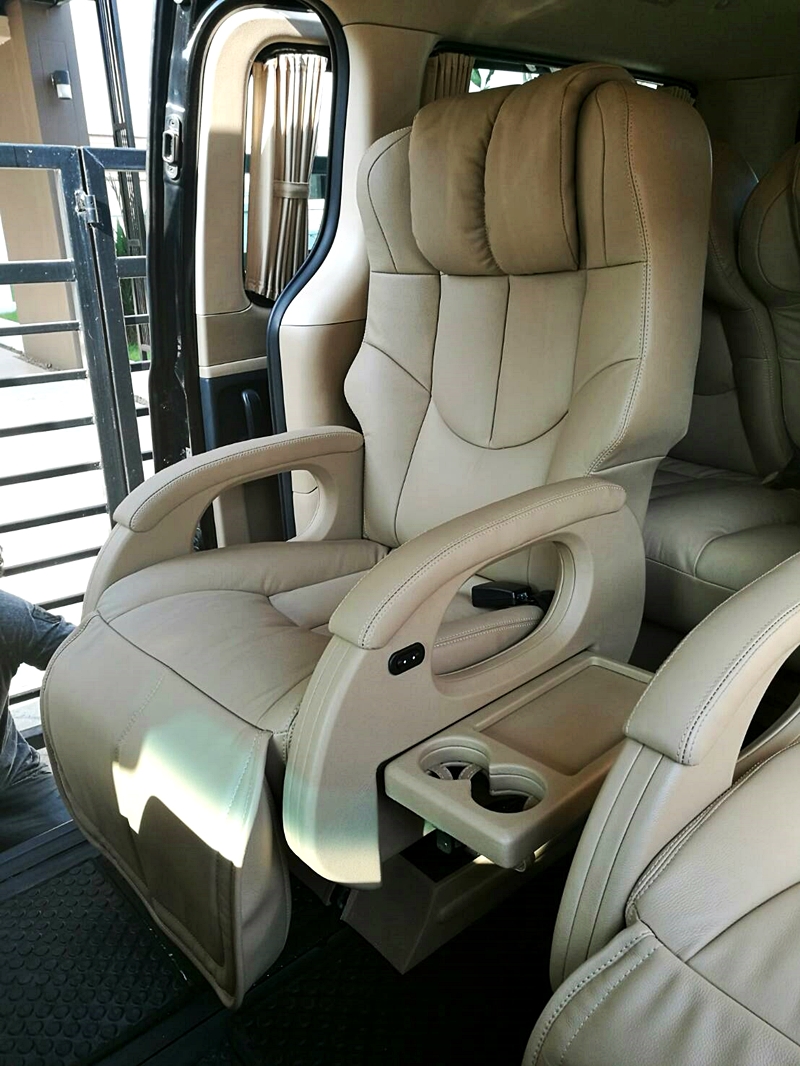 HYUNDAI H-1 DELUXE [ คอนโซลเพดาน + ประตูไฟฟ้า + เบาะ + ชุดแต่ง + ช่วงล่าง ] - ฮพ7222