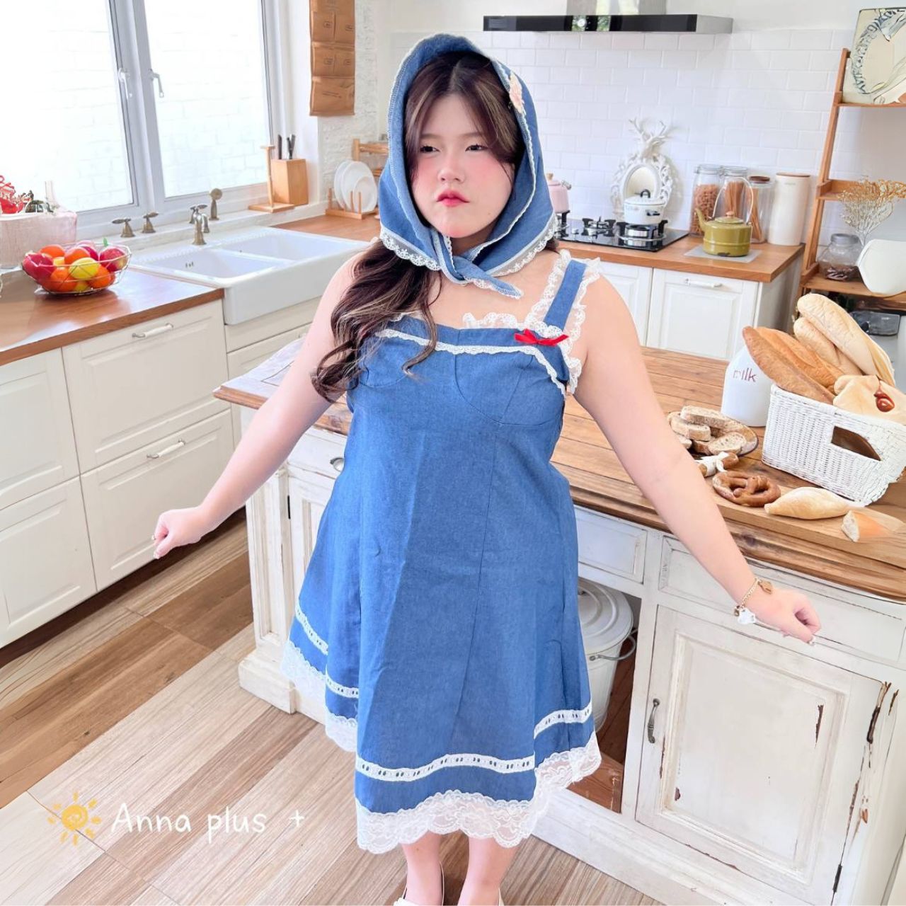 A211 เดรส สาวอวบ ผ้ายีนส์ แต่งลูกไม้ มีผ้าโพกผม มาพร้อมเสื้อคลุมจะรับเดรสอย่างเดียวก็ได้ อก40-50 นิ้ว ผ้ายีนส์ อก40-50นิ้ว