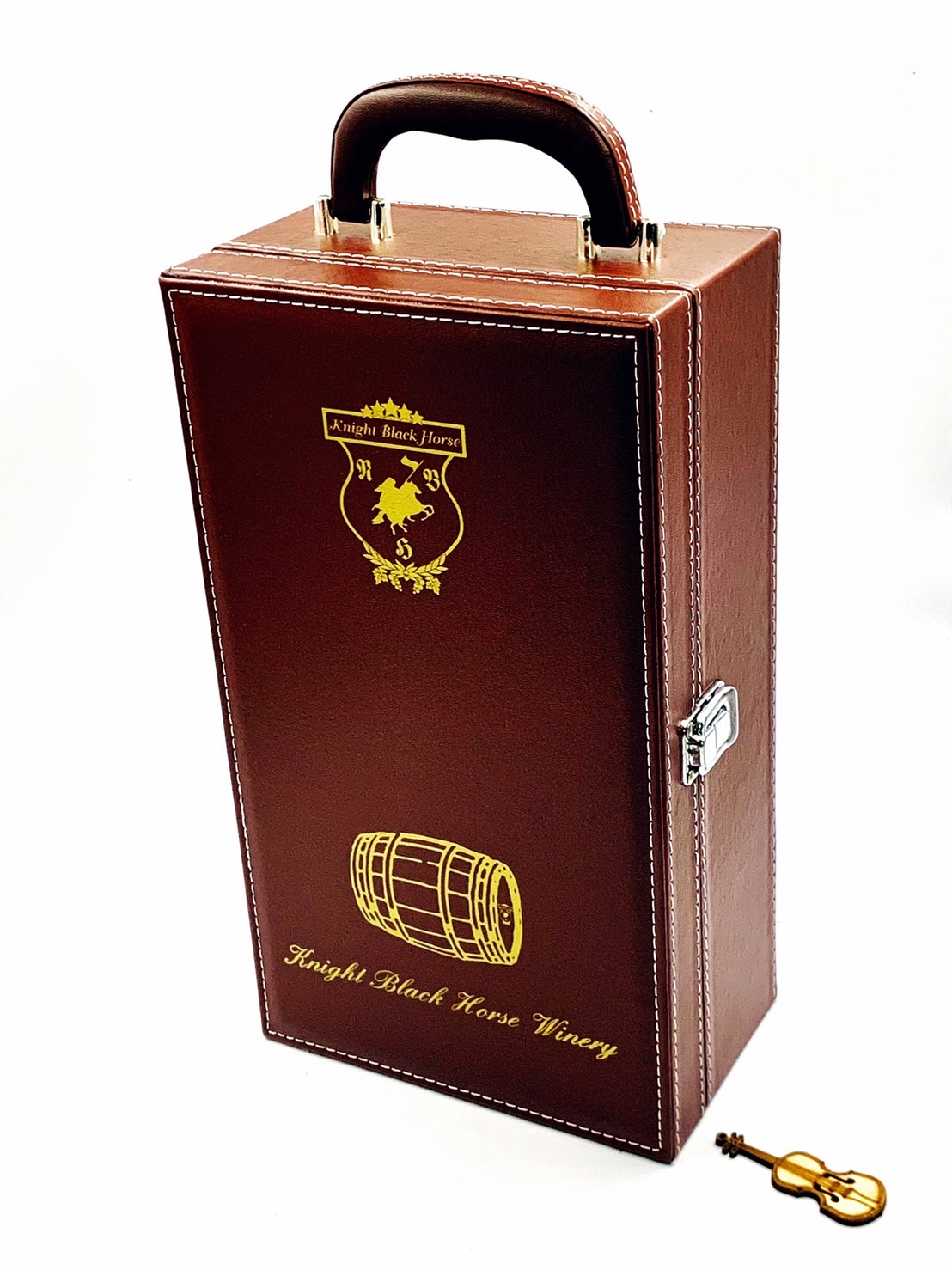 กระเป๋าหนังใส่ไวน์ขนาดบรรจุ 2 ขวด พร้อมอุปกรณ์เปิดไวน์ 4 ชิ้น คอลเลคชั่น 2022 สีน้ำตาล (ไม่รวมไวน์)