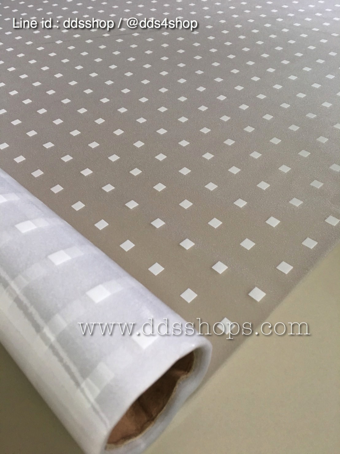 PVC สุญญากาศติดกระจก "White Cube" หน้ากว้าง 120cm x 100 cm