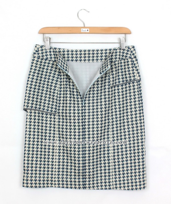 SK-411 กระโปรงทรงเอ ผ้าคอตต้อนญี่ปุ่นพิมพ์ลายชิโนริ แต่งกุ้นระบายด้วยผ้าลายสก๊อต