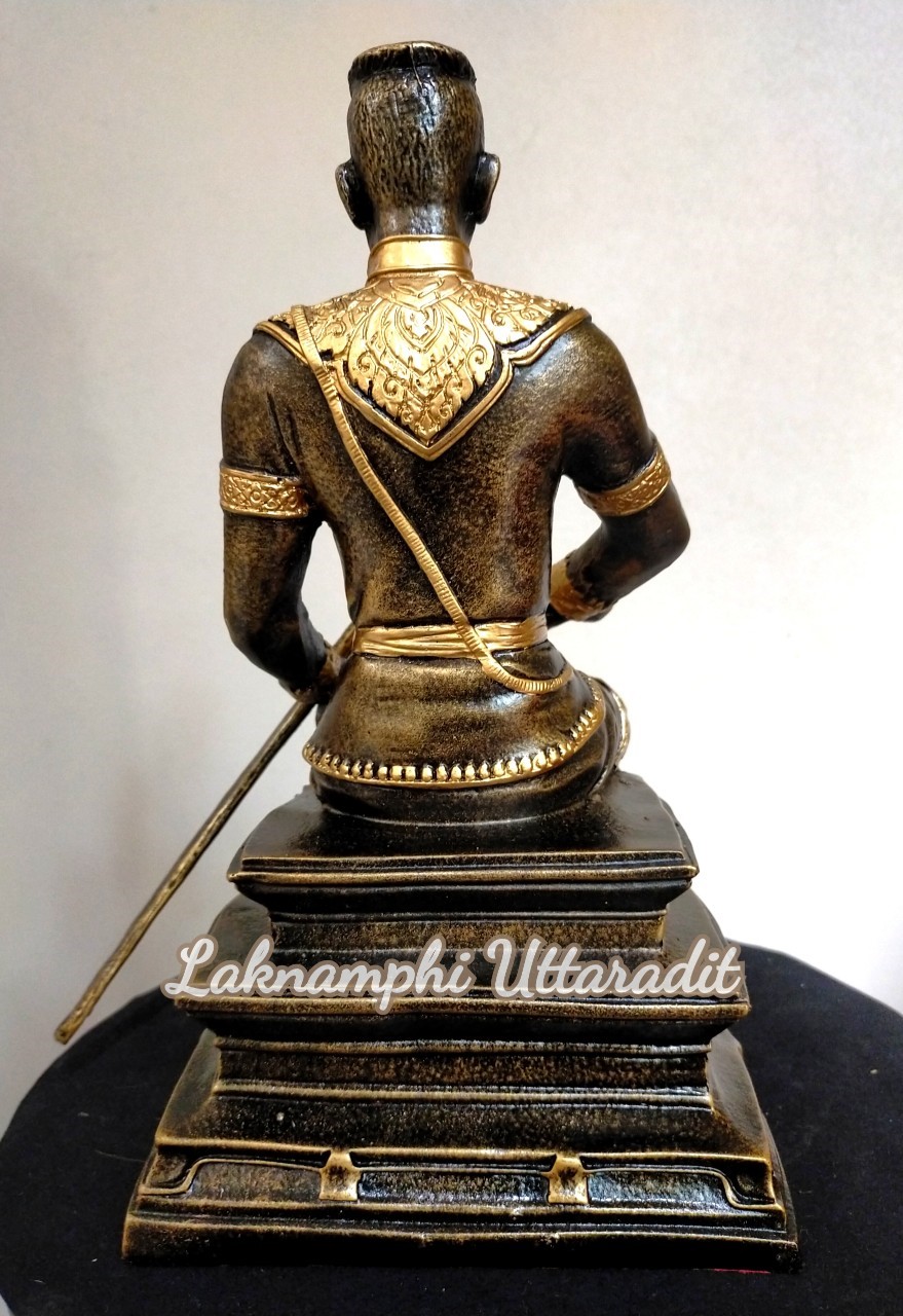 สมเด็จพระนเรศวรมหาราชแร่เหล็กน้ำพี้ ฐาน 6 นิ้ว
