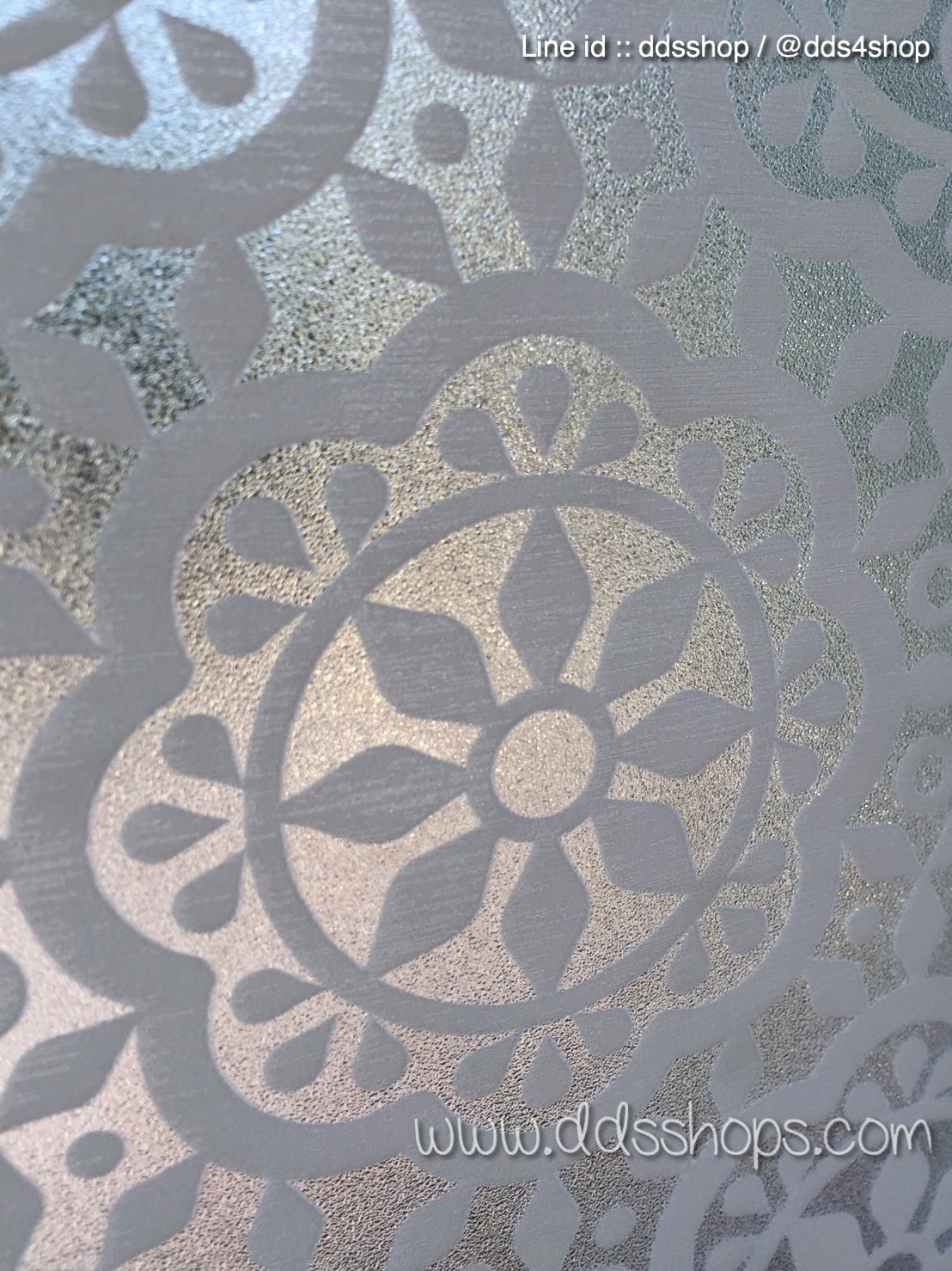 --หมดชั่วคราว- PVC สูญญากาศติดกระจก "White Flower Vintage" หน้ากว้าง 90 cm x 100cm (สั่งมากกว่า 1m ตัดยาวต่อเนื่อง)