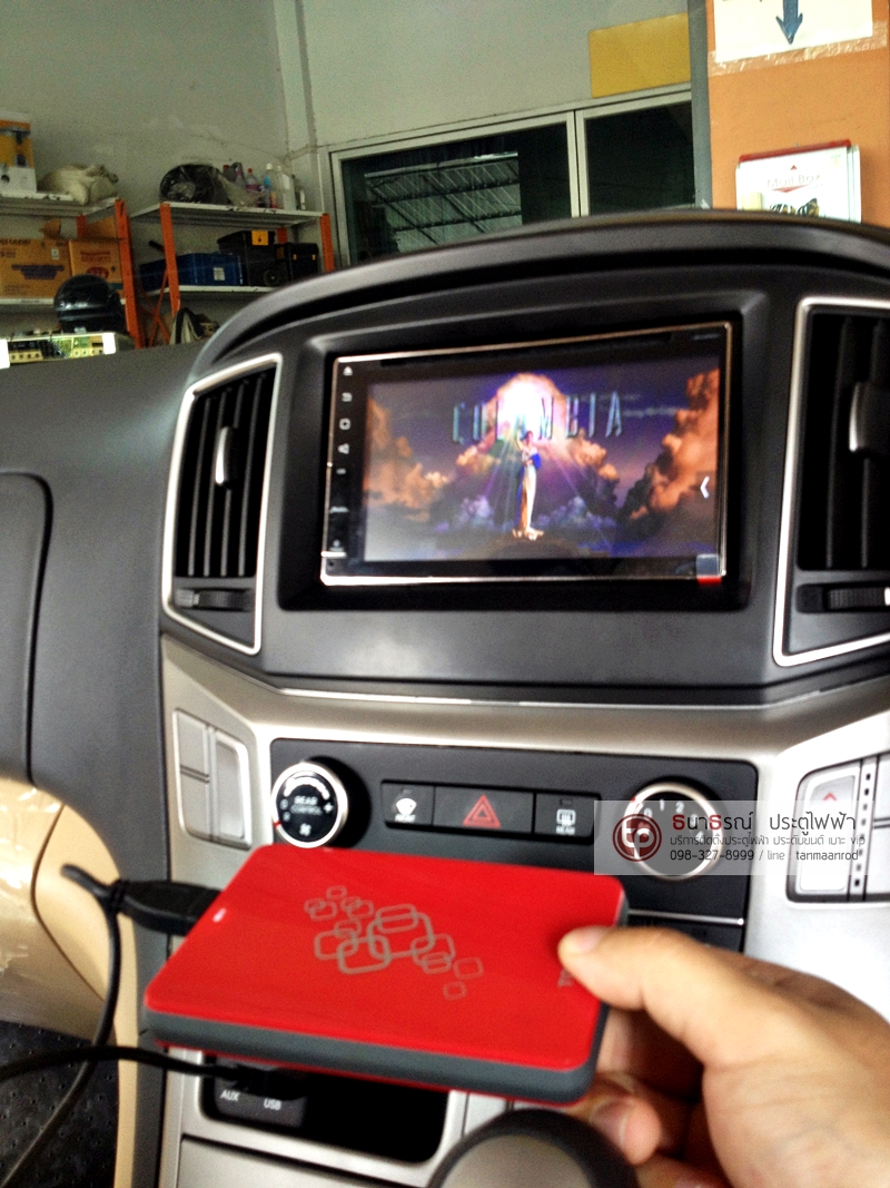 HYUNDAI H-1 TOURING [ประตูไฟฟ้า 2 ข้าง + กระไดไฟฟ้า 2 ข้าง + เครื่องเสียง + หุ้มเบาะหนังสเปคโรงงาน] {ก5223}