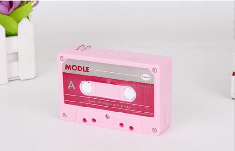 ลำโพงบลูทูธไร้สายแบบพกพา รุ่น Retro Tape Cassette