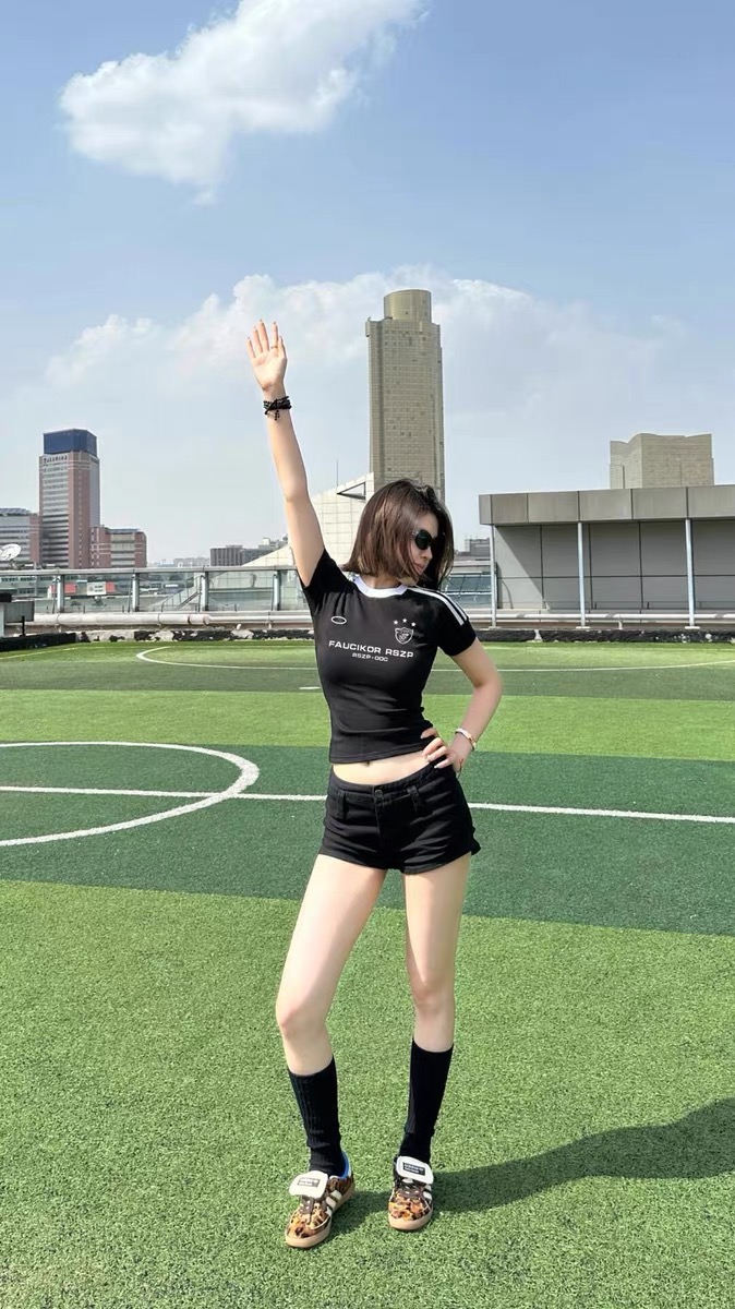 Rock more street tee เสื้อยืดแขนสั้นกุ้นขอบ