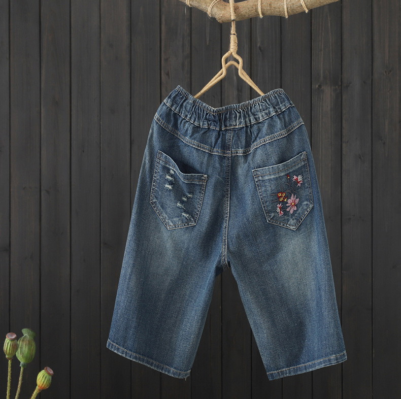 JPNT-003 กางเกงยีนส์ขาสั้น ปักลายดอกไม้สีชมพู