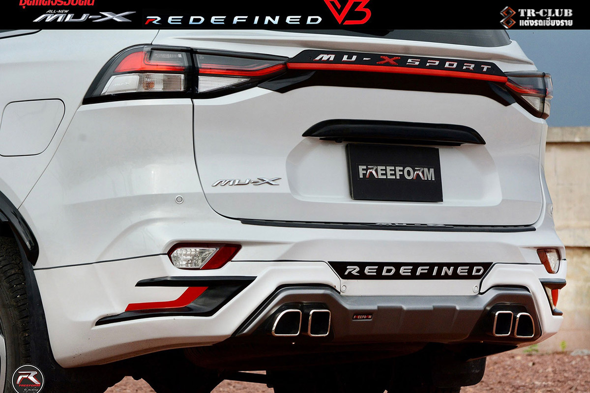 ชุดแต่งสเกิร์ตรอบคัน REDEFINED V3 สำหรับ Mu-X 2021